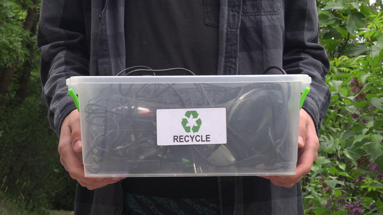 Recycle, Upcycle, Donate or Sell Your Old Phone?